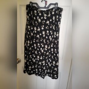 Old Navy Black and White Floral Pencil Skirt